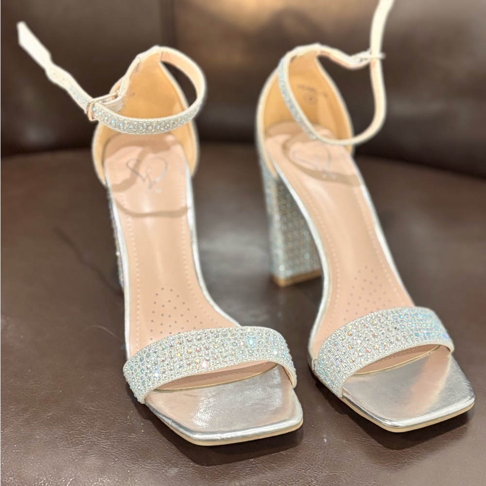 Windsor Pearl Silver and Cream Women's Heels